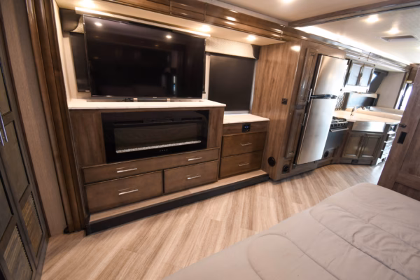 Sleek & Luxurious Low KM Class A - $358/wk - Image 20