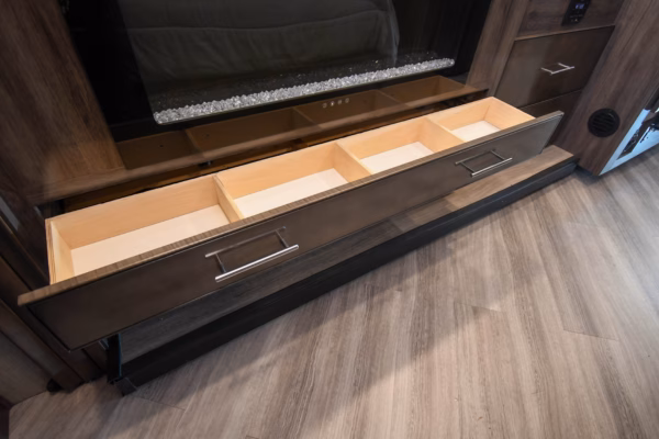 Sleek & Luxurious Low KM Class A - $358/wk - Image 21