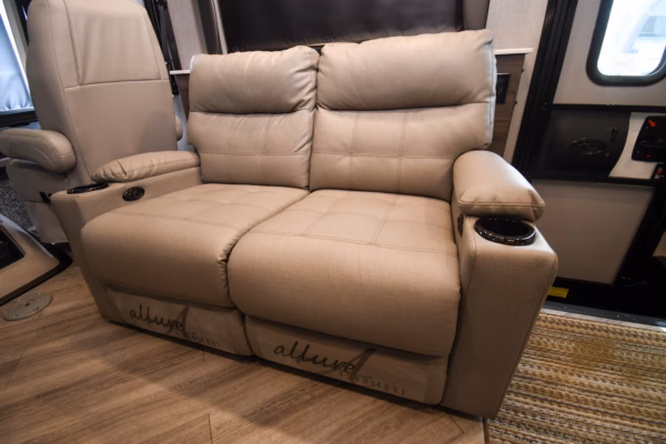 Sleek & Luxurious Low KM Class A - $358/wk - Image 25