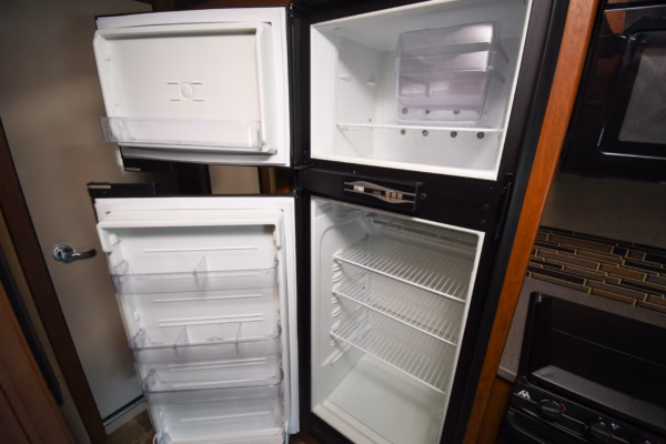Toy Hauler Class C Motorhome - $420/wk - Image 13