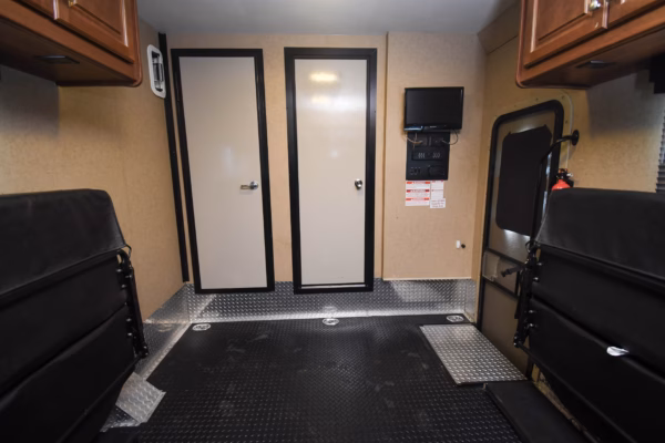 Toy Hauler Class C Motorhome - $420/wk - Image 17