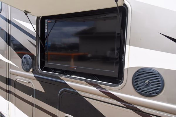 Toy Hauler Class C Motorhome - $420/wk - Image 3
