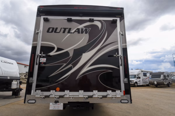 Toy Hauler Class C Motorhome - $420/wk - Image 4