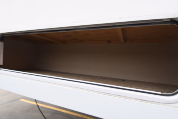 Spacious 1-Slide Truck Camper for the Outdoorsy Type - $71/wk - Image 3