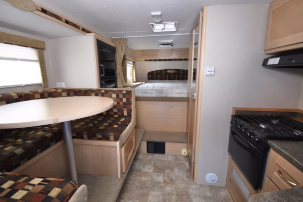 Spacious 1-Slide Truck Camper for the Outdoorsy Type - $71/wk - Image 6