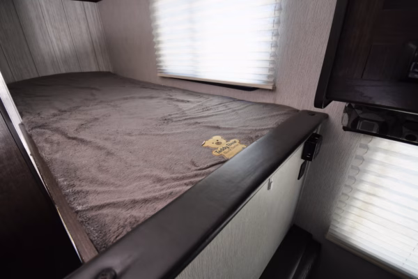 No-Slide Family Trailer w/ Bunks - $68/wk - Image 15