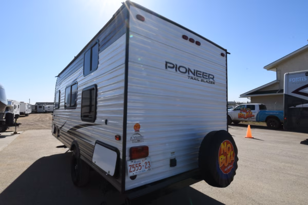 No-Slide Family Trailer w/ Bunks - $68/wk - Image 5