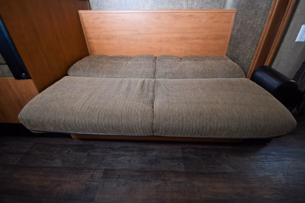 Lightweight Trailer w/ Lots of Space, Storage, & Bunks - $77/wk - Image 19