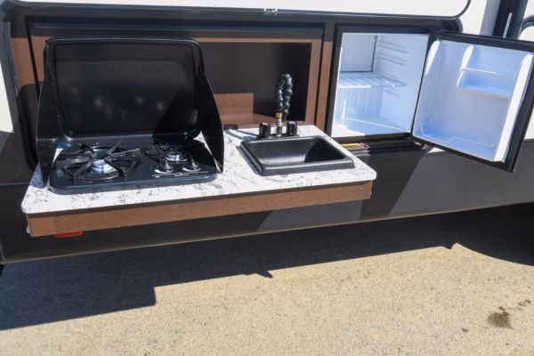 Spacious Family Fifth w/ Bunk & Camp Kitchen - $96/wk - Image 3