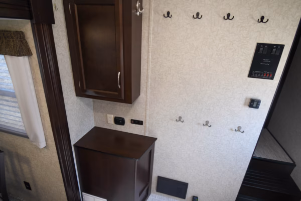 Spacious Family Fifth w/ Bunk & Camp Kitchen - $96/wk - Image 21