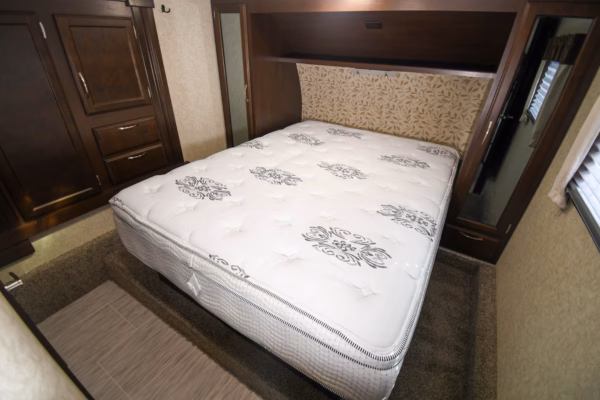 Spacious Family Fifth w/ Bunk & Camp Kitchen - $96/wk - Image 22