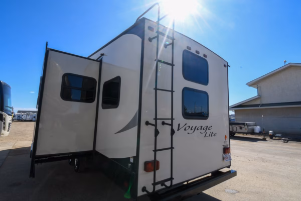 Spacious Family Fifth w/ Bunk & Camp Kitchen - $96/wk - Image 4
