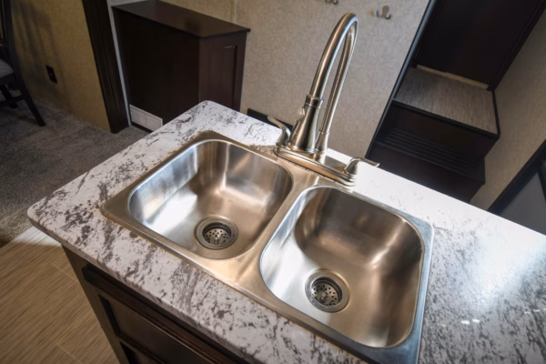 Spacious Family Fifth w/ Bunk & Camp Kitchen - $96/wk - Image 7