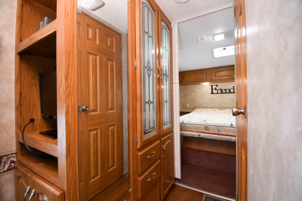 The Good 'ole Days: Roomy Fifth w/ Tons of Storage - $54/wk - Image 14