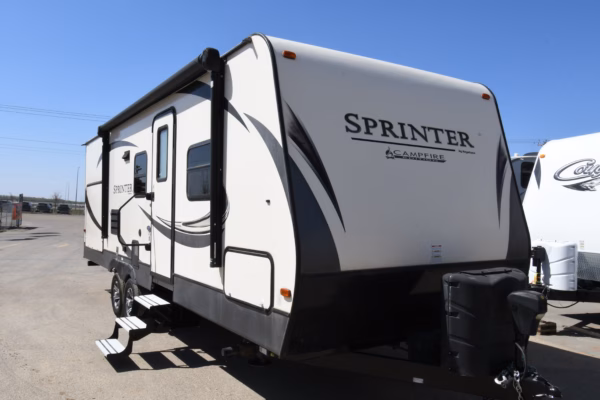 Spacious Couples' Trailer w/ Camp Kitchen - $92/wk