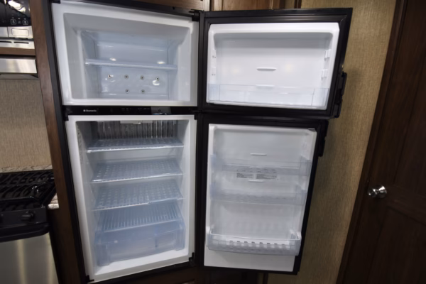 Spacious Couples' Trailer w/ Camp Kitchen - $92/wk - Image 12