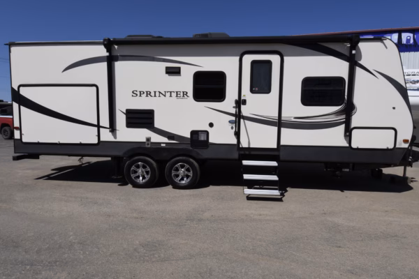 Spacious Couples' Trailer w/ Camp Kitchen - $92/wk - Image 3