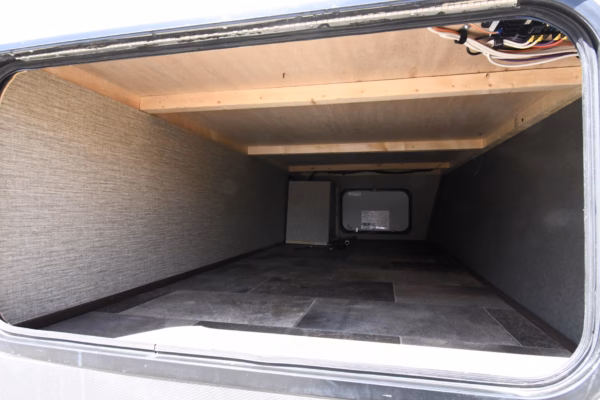 Spacious Couples' Trailer w/ Camp Kitchen - $92/wk - Image 4
