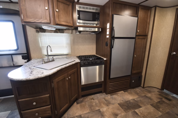 Spacious Couples' Trailer w/ Camp Kitchen - $92/wk - Image 8