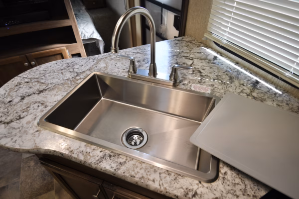 Spacious Couples' Trailer w/ Camp Kitchen - $92/wk - Image 9