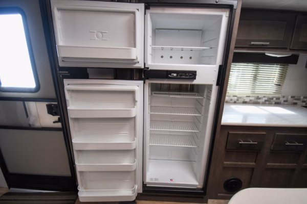 Spacious Couples' w/ Camp Kitchen - $129/wk - Image 12