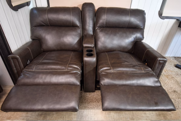 Spacious Couples' w/ Camp Kitchen - $129/wk - Image 18