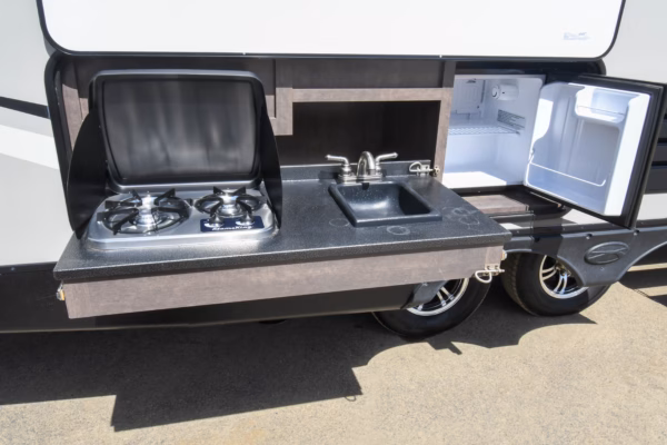 Spacious Couples' w/ Camp Kitchen - $129/wk - Image 3