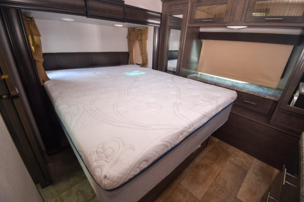 Spacious Couples' w/ Camp Kitchen - $129/wk - Image 21