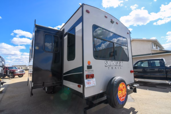 Spacious Couples' w/ Camp Kitchen - $129/wk - Image 5