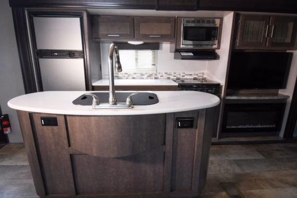 Spacious Couples' w/ Camp Kitchen - $129/wk - Image 7