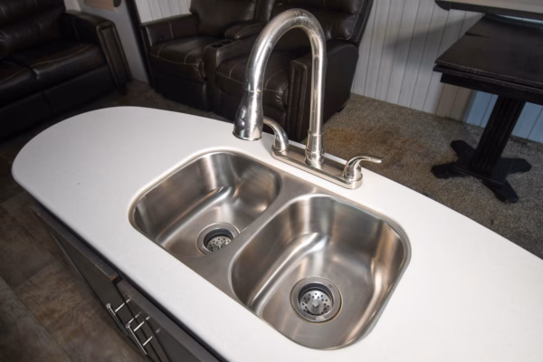 Spacious Couples' w/ Camp Kitchen - $129/wk - Image 8