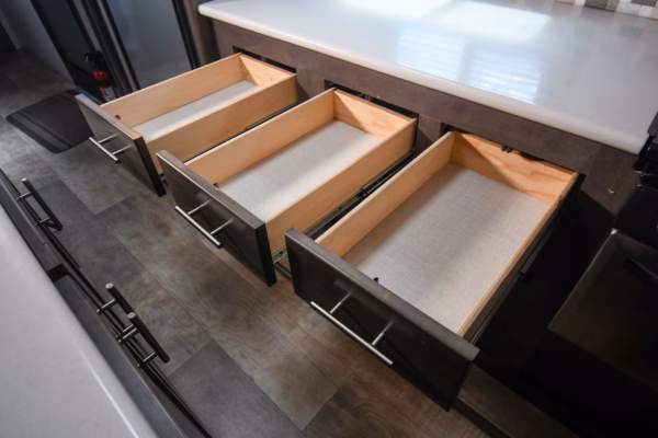 Spacious Couples' w/ Camp Kitchen - $129/wk - Image 9