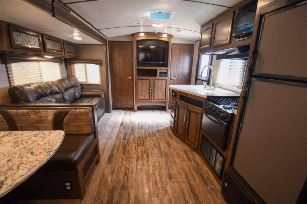 Elegant, Spacious Family Trailer w/ Bunks - $92/wk - Image 16