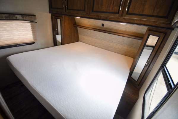 Elegant, Spacious Family Trailer w/ Bunks - $92/wk - Image 21