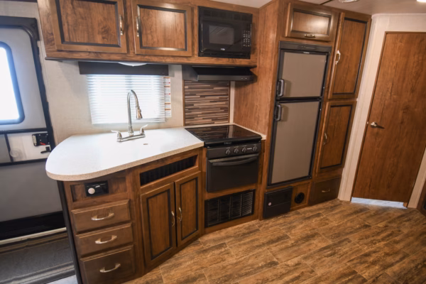 Elegant, Spacious Family Trailer w/ Bunks - $92/wk - Image 6