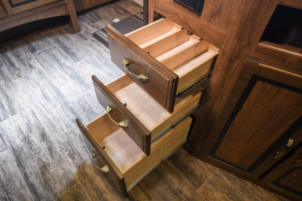 Elegant, Spacious Family Trailer w/ Bunks - $92/wk - Image 8