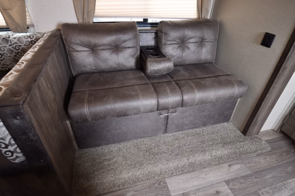 Lightweight, Spacious Trailer w/ Bunks - $85/wk - Image 23