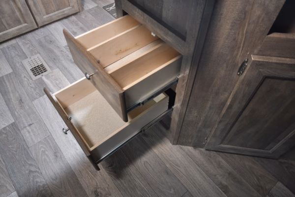 Lightweight, Spacious Trailer w/ Bunks - $85/wk - Image 9