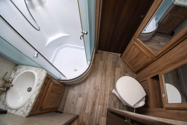 Spacious & Cozy Couples' w/ Dual Entry - $83/wk - Image 12