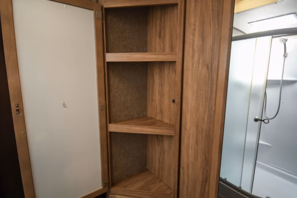 Spacious & Cozy Couples' w/ Dual Entry - $83/wk - Image 13