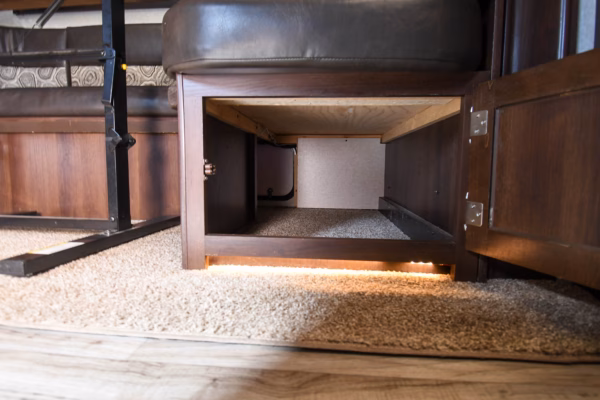 Spacious & Cozy Couples' w/ Dual Entry - $83/wk - Image 22