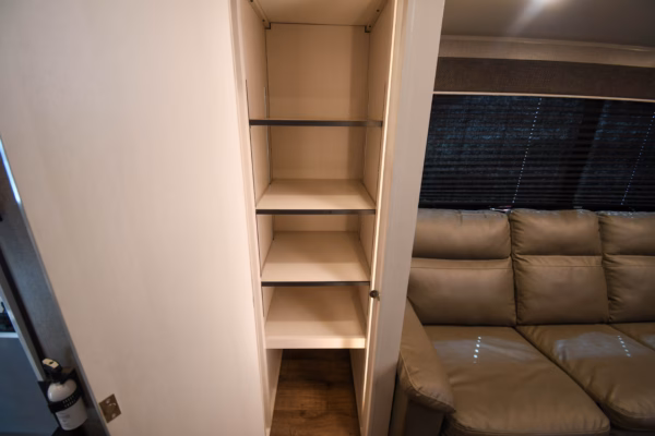 Luxury Fifth w/ Spacious Layout & Bunks - $168/wk - Image 11
