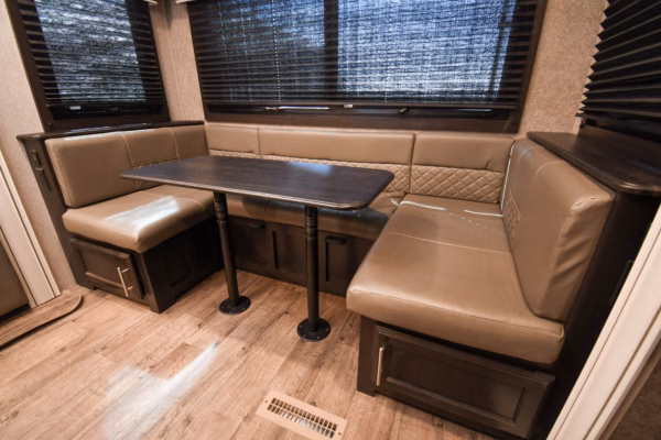 Luxury Fifth w/ Spacious Layout & Bunks - $168/wk - Image 13