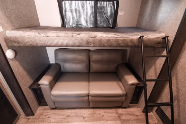 Luxury Fifth w/ Spacious Layout & Bunks - $168/wk - Image 18