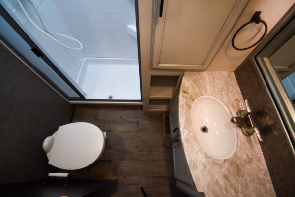 Luxury Fifth w/ Spacious Layout & Bunks - $168/wk - Image 21