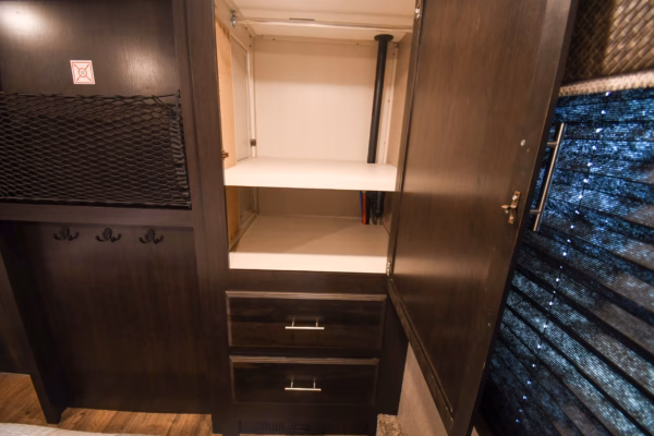 Luxury Fifth w/ Spacious Layout & Bunks - $168/wk - Image 24