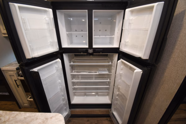 Luxury Fifth w/ Spacious Layout & Bunks - $168/wk - Image 10