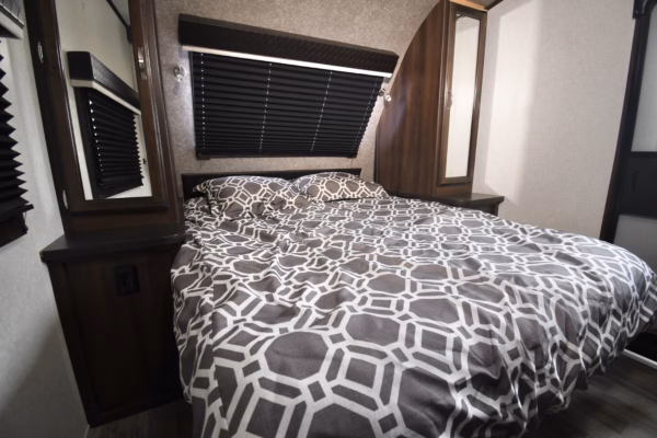 Modern, Roomy Bunkhouse Trailer w/ Camp Kitchen - Pending - Image 22