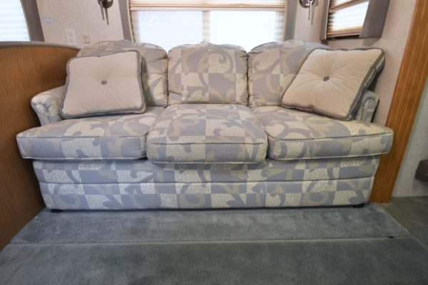 Spacious 2-Slide Class A w/ Shaggy Carpet - $98/wk - Image 15