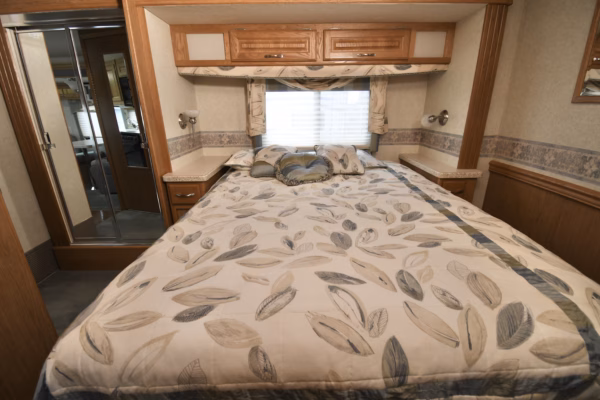 Spacious 2-Slide Class A w/ Shaggy Carpet - $98/wk - Image 17